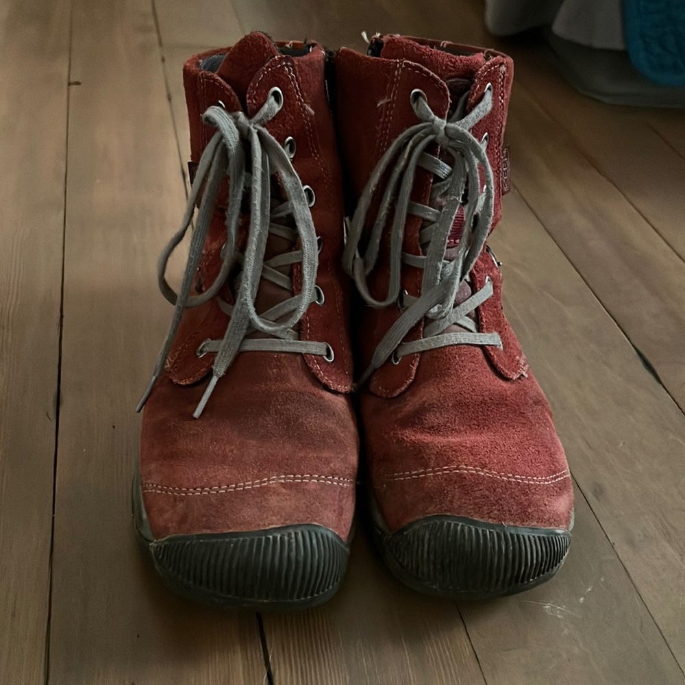 Keen Red Ankle Boots with Gray Laces